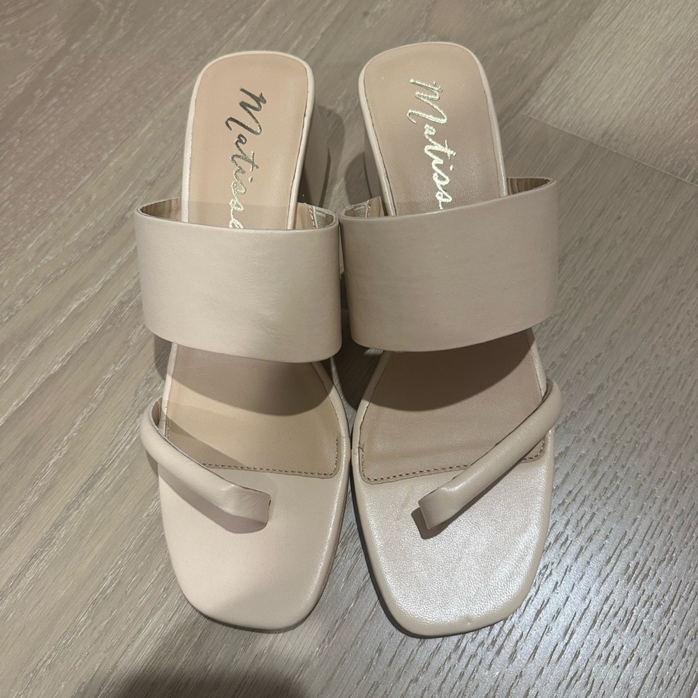Matisse Women's Tan Slide Sandals